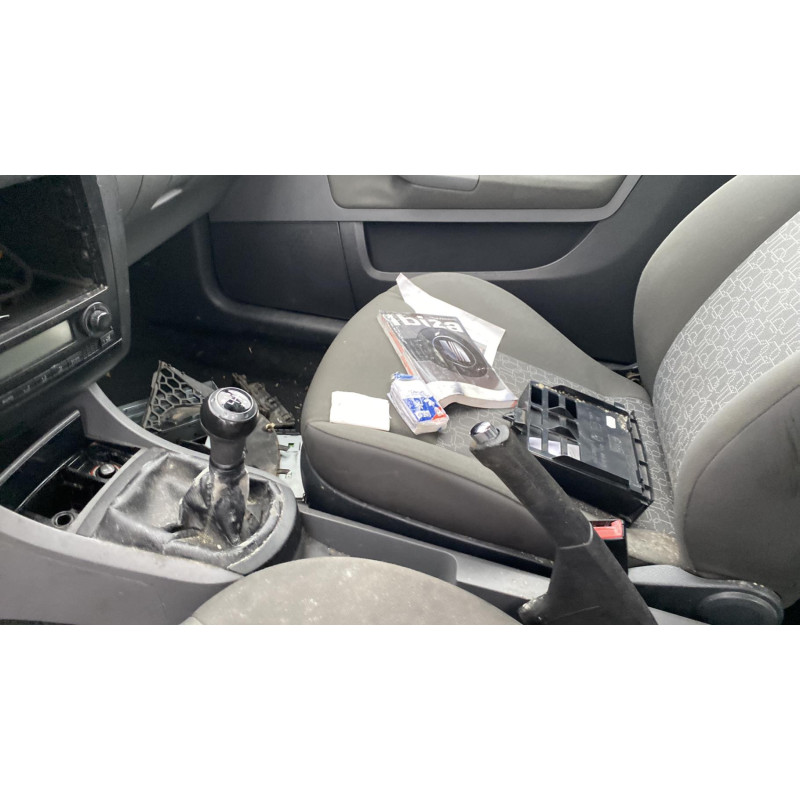 Bouton de coffre SEAT IBIZA 3 Photo n°19