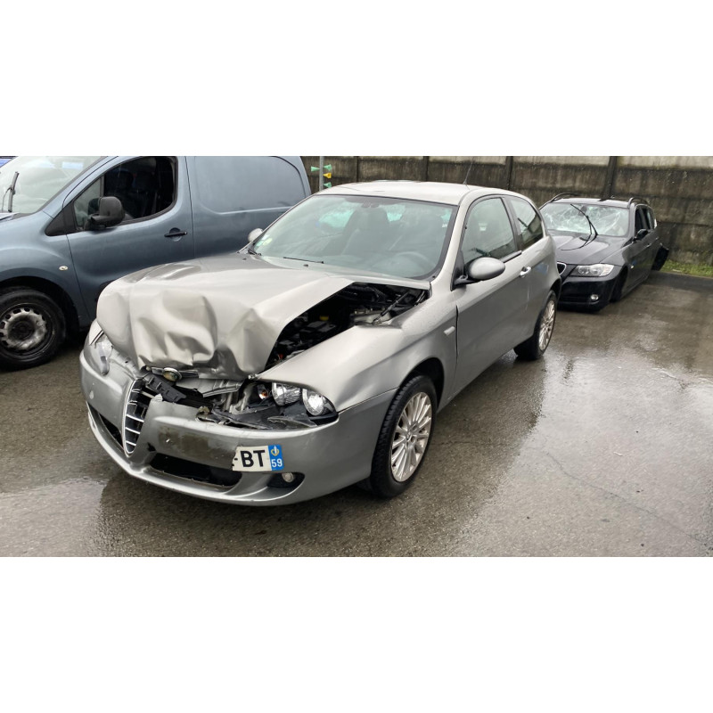 Feu arriere secondaire droit (feux) ALFA ROMEO 147 Photo n°8