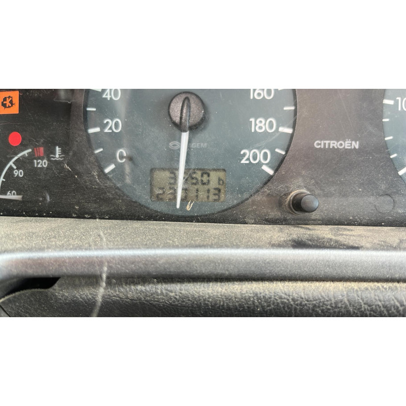 Pare boue avant gauche CITROEN XSARA Photo n°6