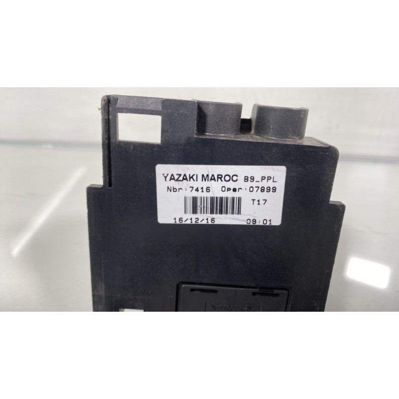 Porte fusible PEUGEOT PARTNER 2 Photo n°4