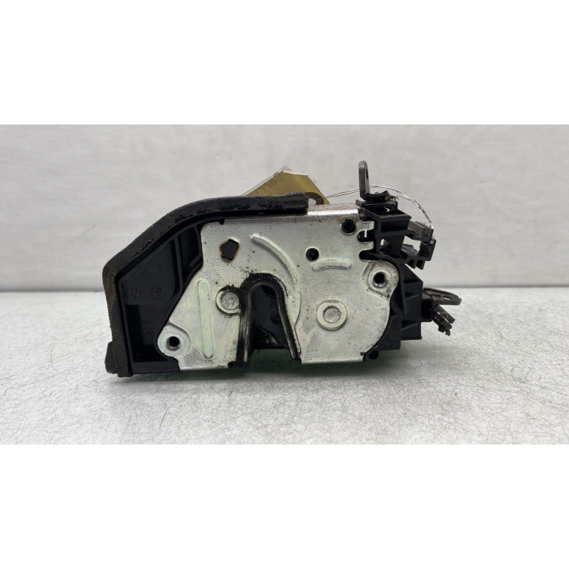 Serrure arriere droit BMW SERIE 1 E87 Photo n°1