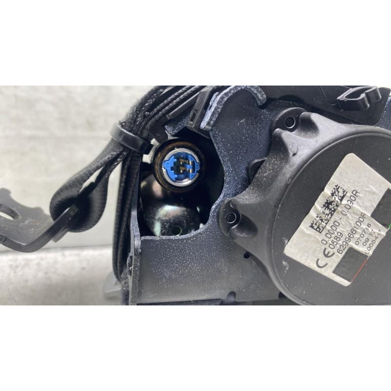 Pretensionneur de ceinture arriere droit RENAULT TALISMAN Photo n°4