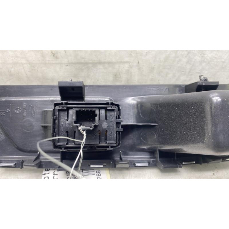 Interrupteur de leve vitre arriere gauche RENAULT TALISMAN Photo n°3