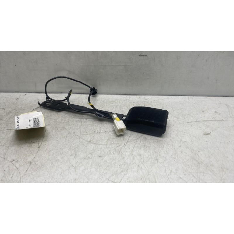 Attache ceinture avant droit PEUGEOT 308 1 Photo n°2