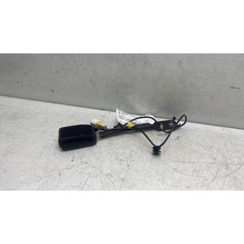Attache ceinture avant droit PEUGEOT 308 1 Photo n°4