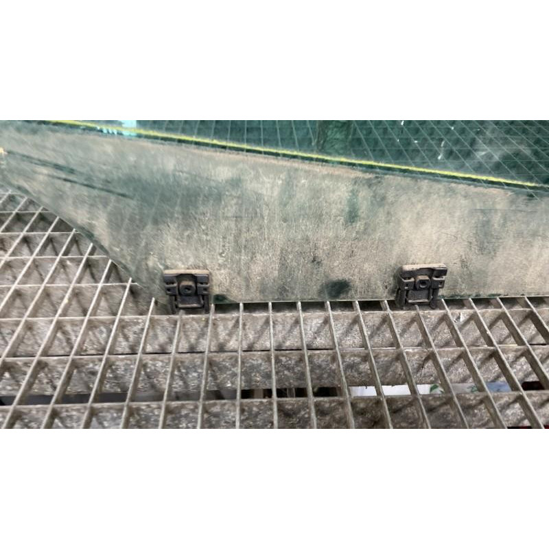 Vitre arriere droit PEUGEOT 5008 1 Photo n°1
