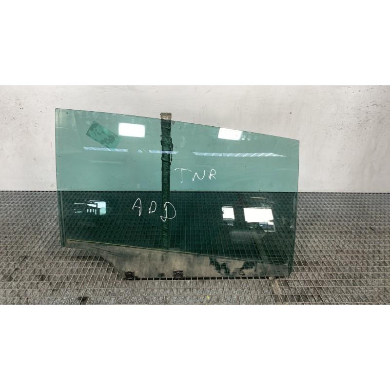 Vitre arriere droit PEUGEOT 5008 1 Photo n°3