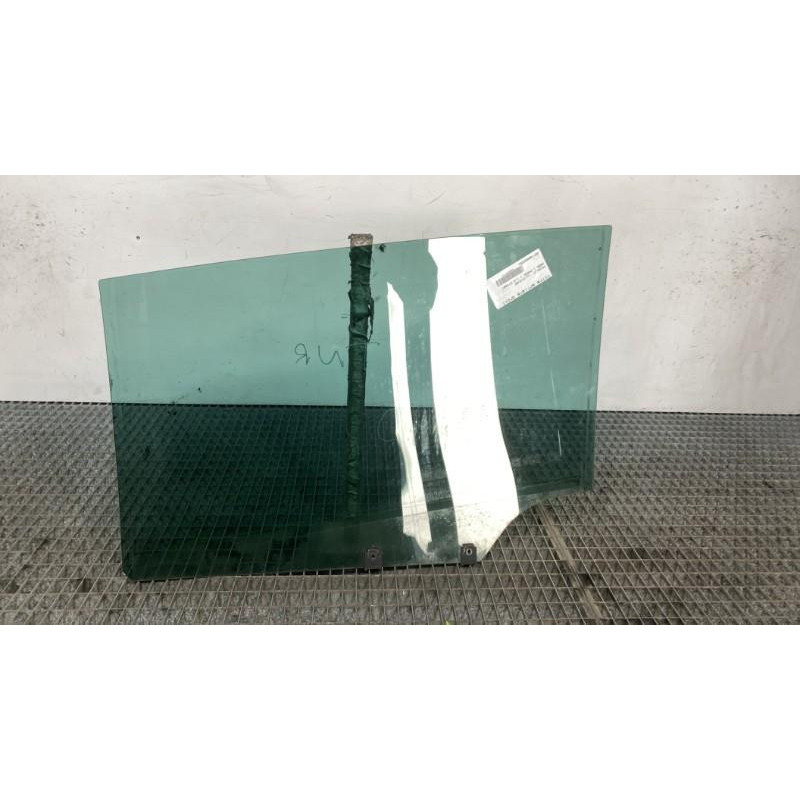 Vitre arriere droit PEUGEOT 5008 1 Photo n°6
