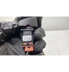 Bouton de warning PEUGEOT 5008 1