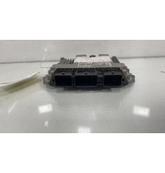 Calculateur moteur PEUGEOT 5008 1