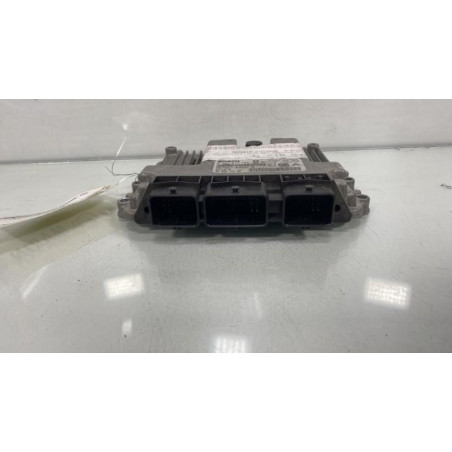 Calculateur moteur PEUGEOT 5008 1