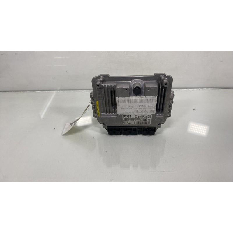 Calculateur moteur PEUGEOT 5008 1 Photo n°3