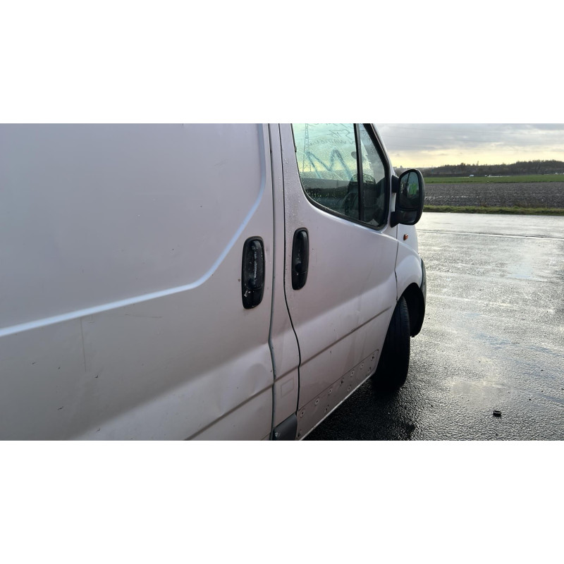 Poignee porte avant gauche RENAULT TRAFIC 2 Photo n°10