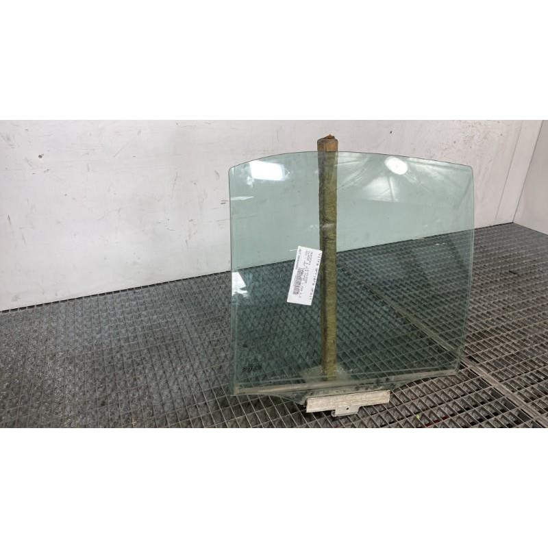 Vitre arriere droit MERCEDES CLASSE E 210 Photo n°3
