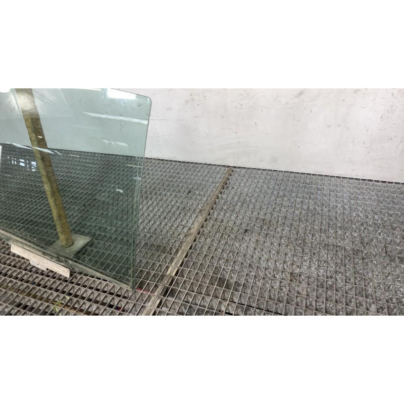 Vitre arriere droit MERCEDES CLASSE E 210 Photo n°6