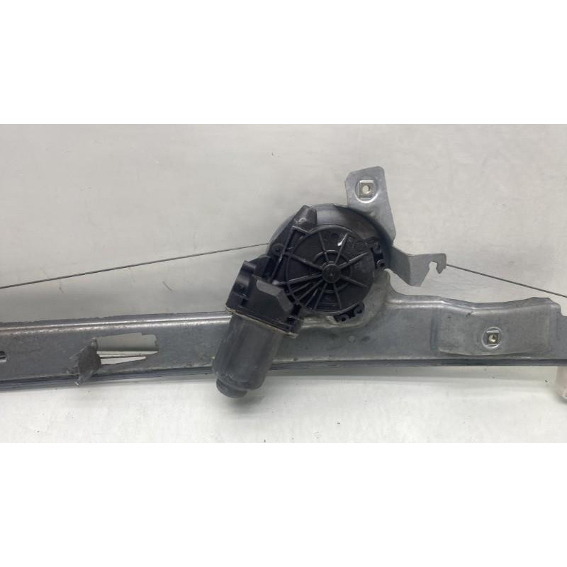 Leve vitre electrique avant droit RENAULT SCENIC 2 Photo n°6