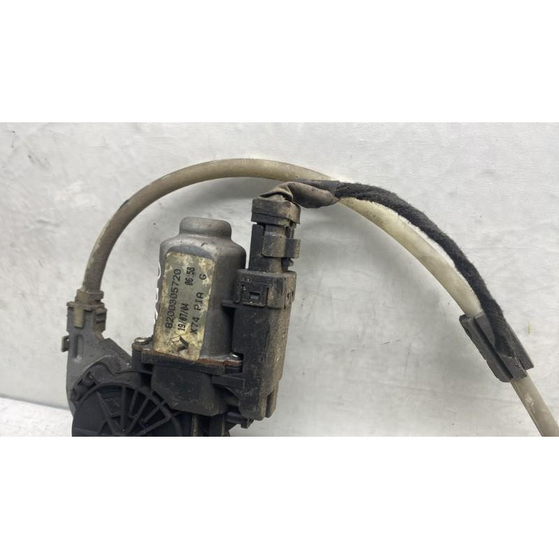 Leve vitre electrique arriere gauche RENAULT LAGUNA 2 Photo n°1