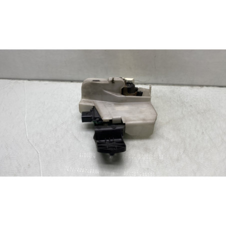 Serrure avant droit VOLKSWAGEN PASSAT 4