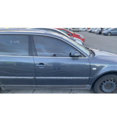 Serrure avant droit VOLKSWAGEN PASSAT 4