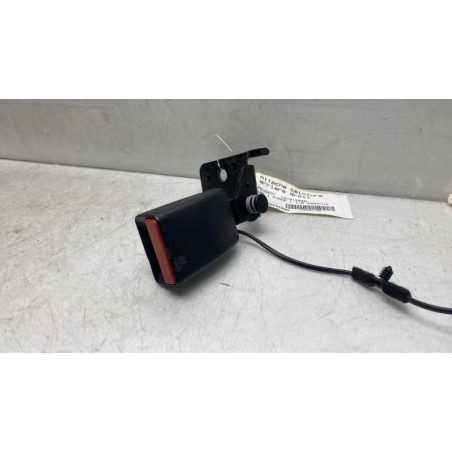 Attache ceinture arriere droit PEUGEOT 508 1