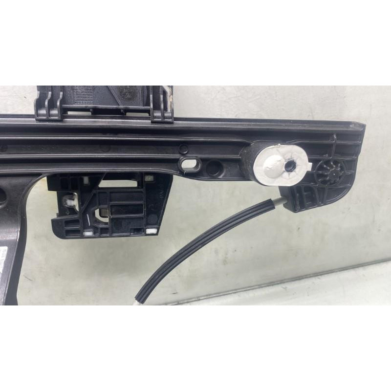 Leve vitre mecanique arriere droit OPEL CORSA F Photo n°4