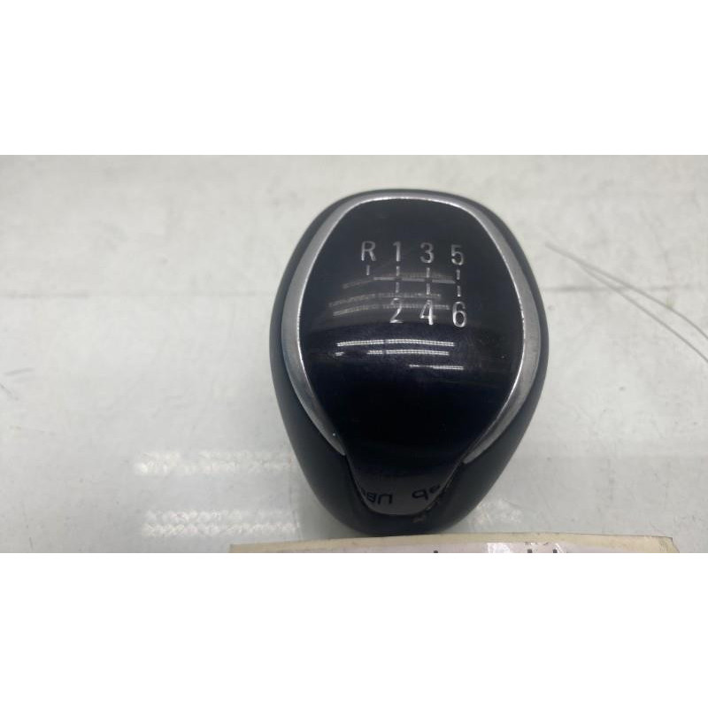 Pommeau de vitesses OPEL CORSA F Photo n°3