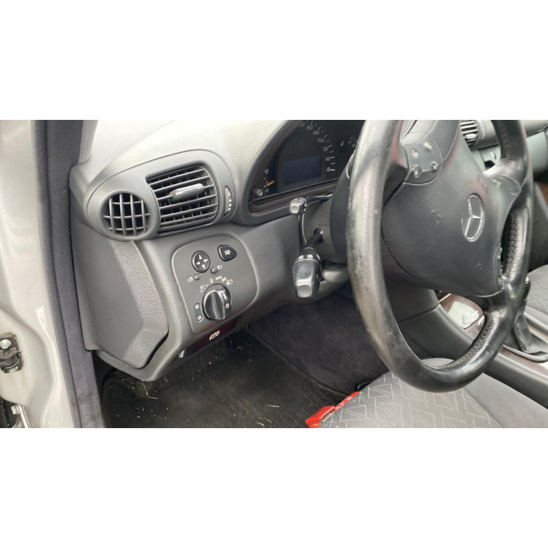 Pare choc arriere MERCEDES CLASSE C 203 Photo n°19