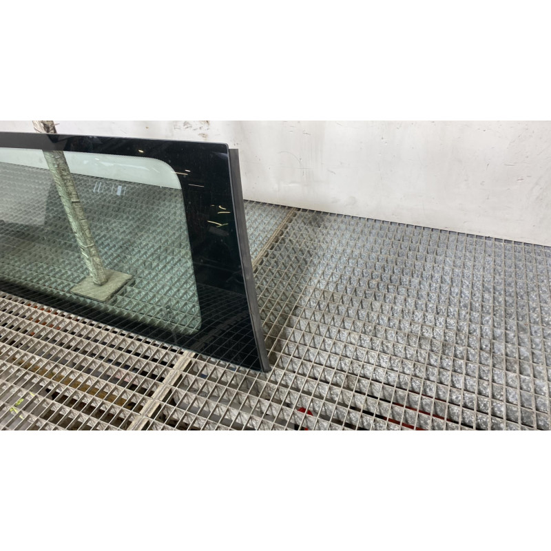 Vitre arriere droit CITROEN C4 CACTUS Photo n°1