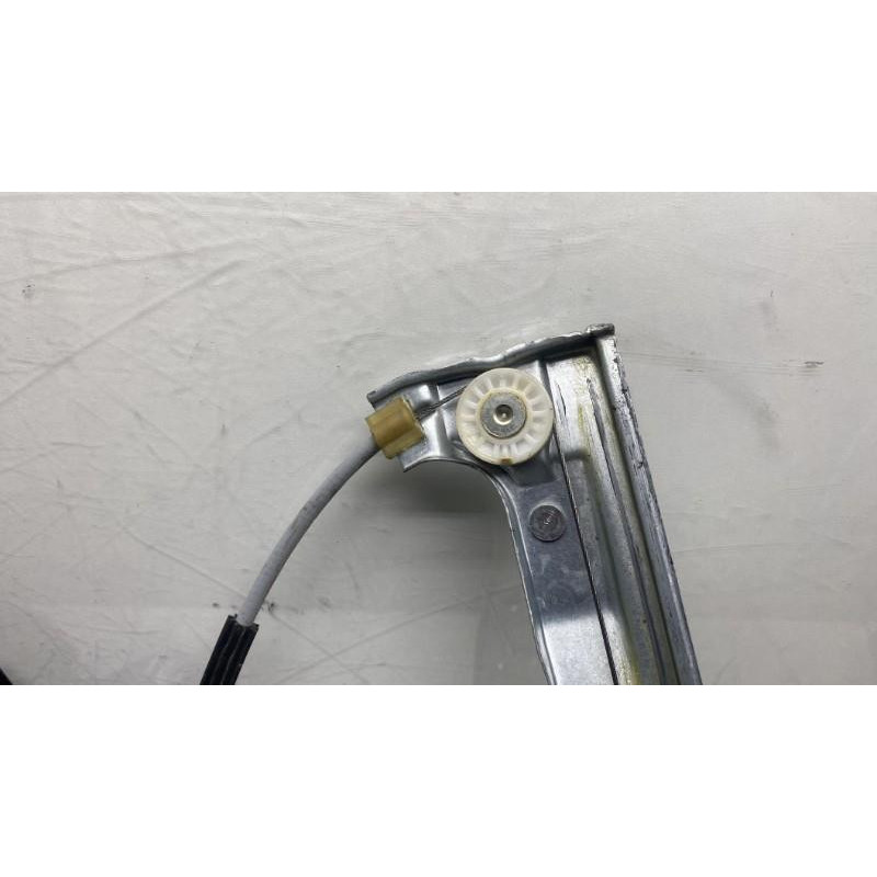 Leve vitre electrique avant droit CITROEN C4 CACTUS Photo n°3