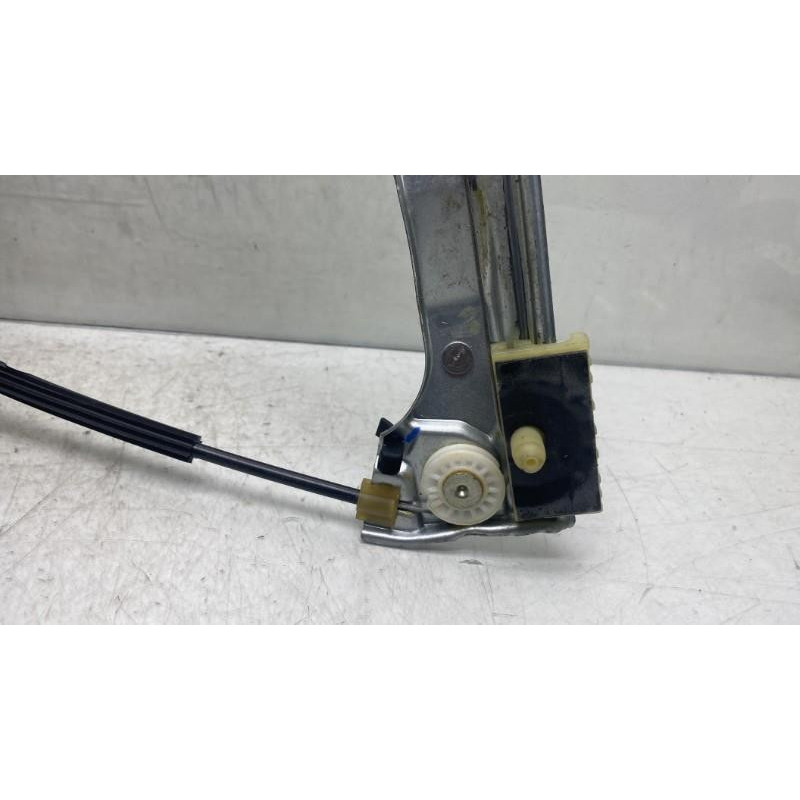 Leve vitre electrique avant droit CITROEN C4 CACTUS Photo n°4