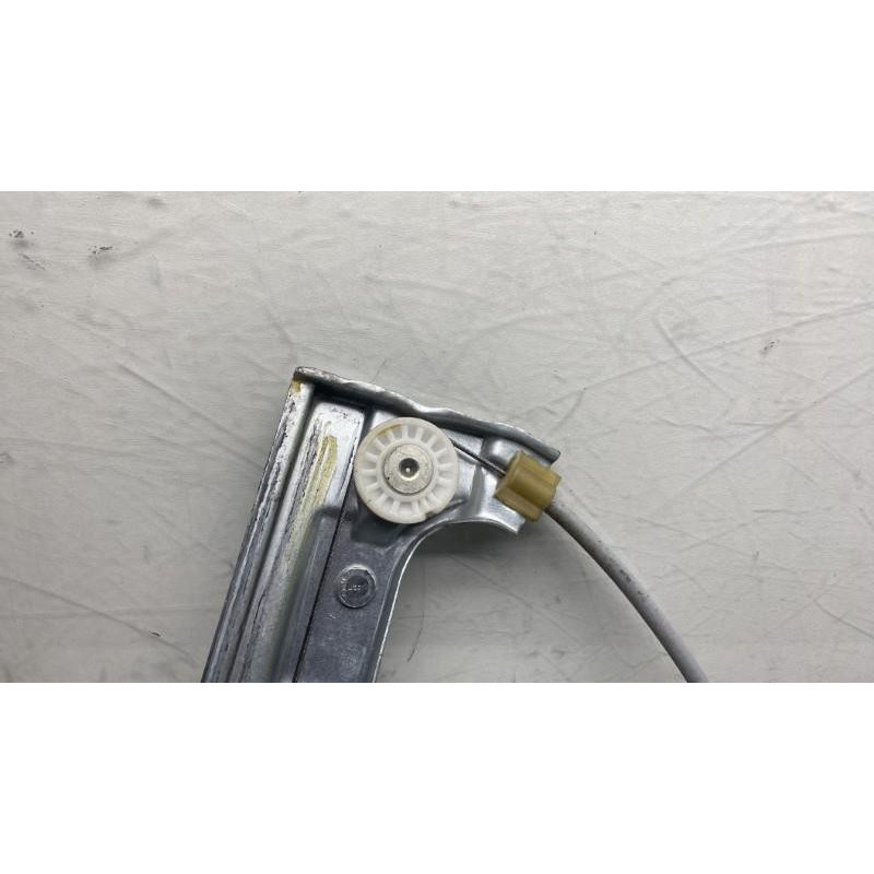 Leve vitre electrique avant gauche CITROEN C4 CACTUS Photo n°4