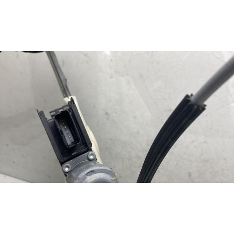 Leve vitre electrique avant gauche CITROEN C4 CACTUS Photo n°5