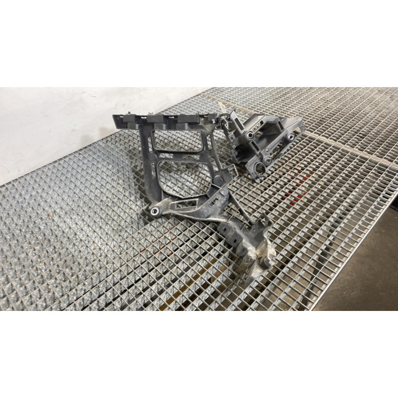 Support de pare chocs arriere PEUGEOT 3008 2 Photo n°5