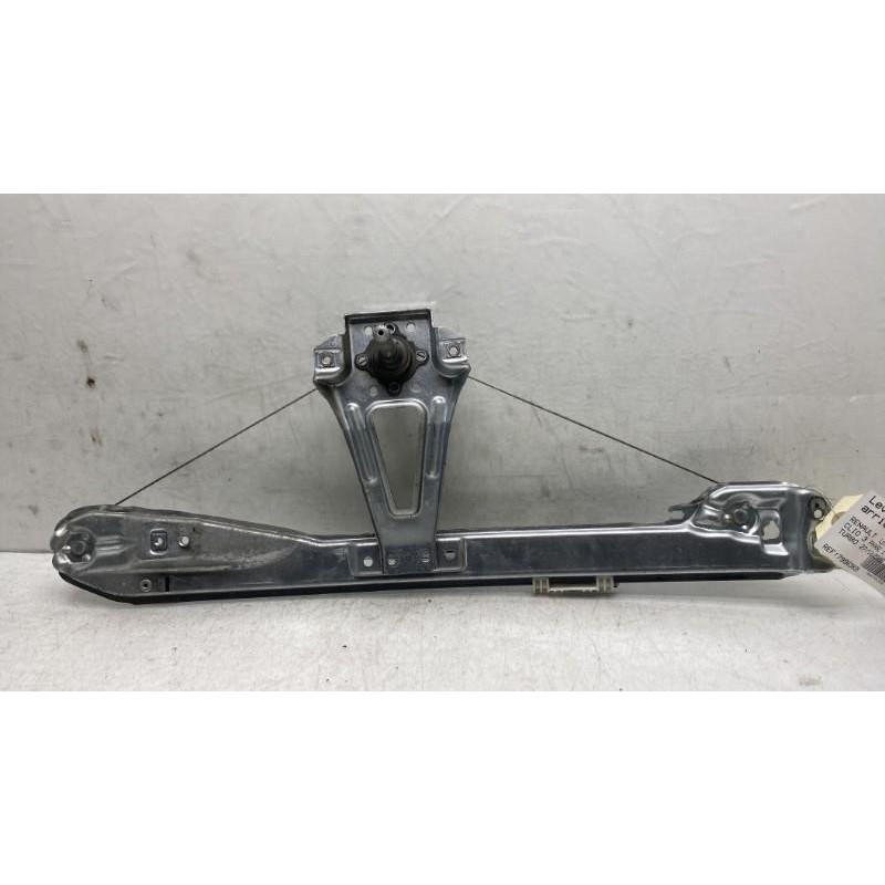 Leve vitre mecanique arriere droit RENAULT CLIO 3 Photo n°3