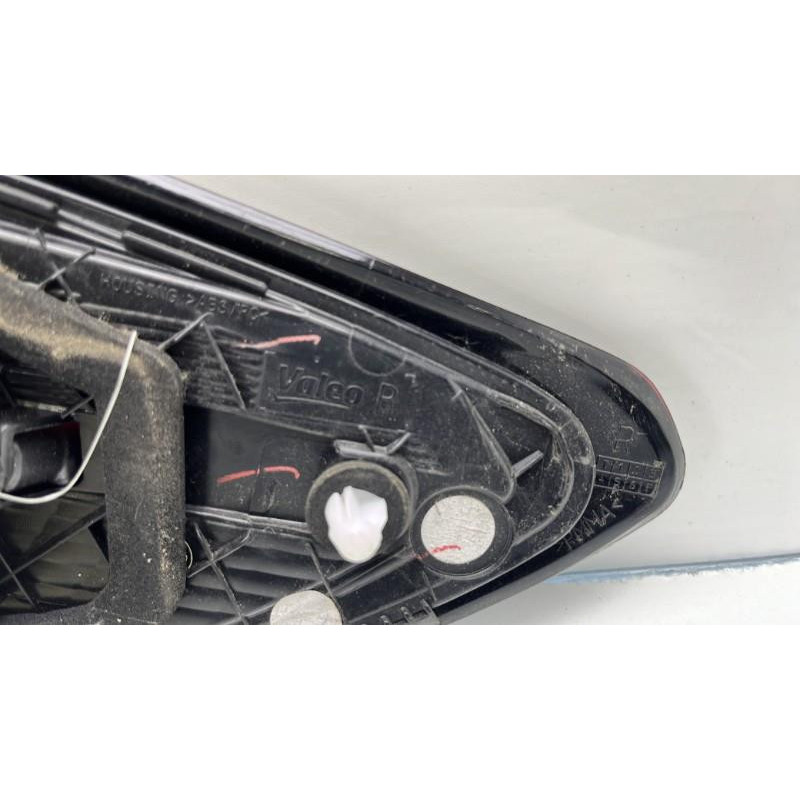 Feu arriere secondaire droit (feux) OPEL CORSA F Photo n°4