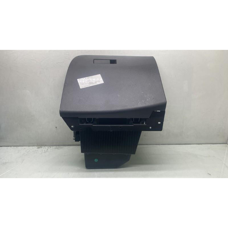 Boite a gants OPEL CORSA F Photo n°4