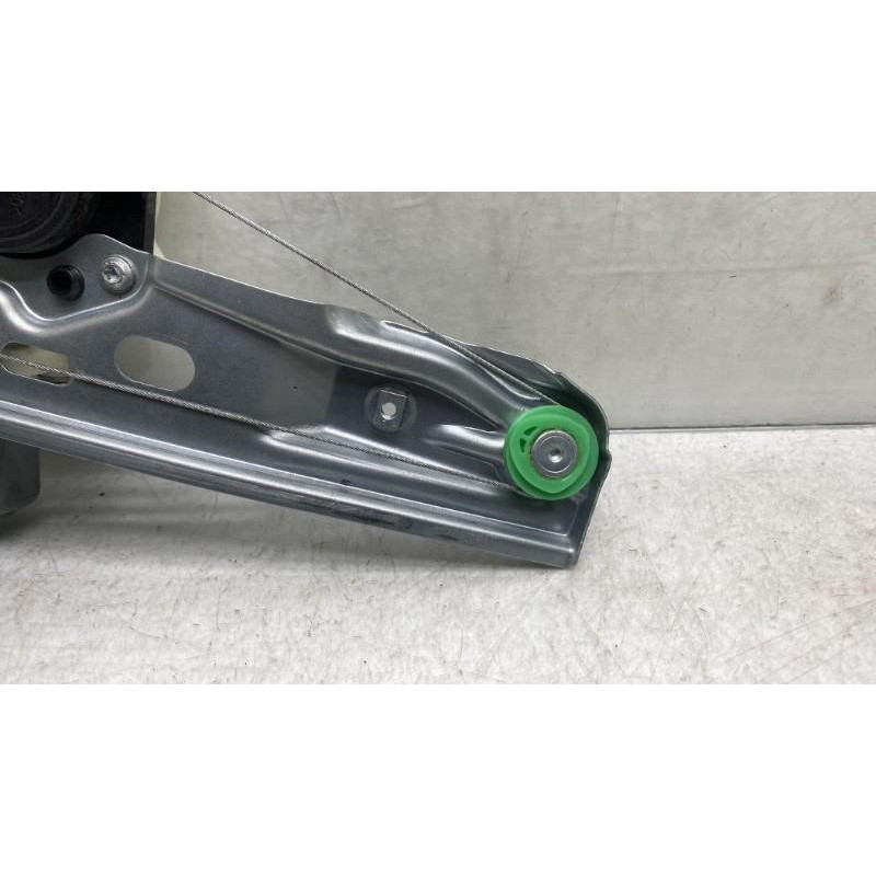 Leve vitre electrique arriere gauche FORD FOCUS 3 Photo n°1