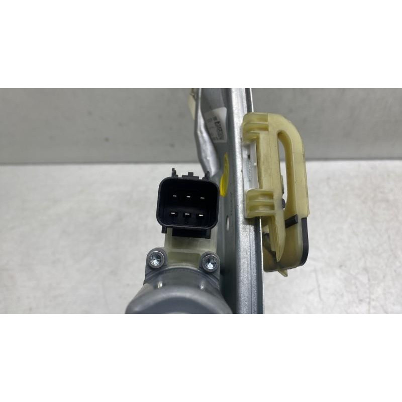Leve vitre electrique arriere gauche FORD FOCUS 3 Photo n°3
