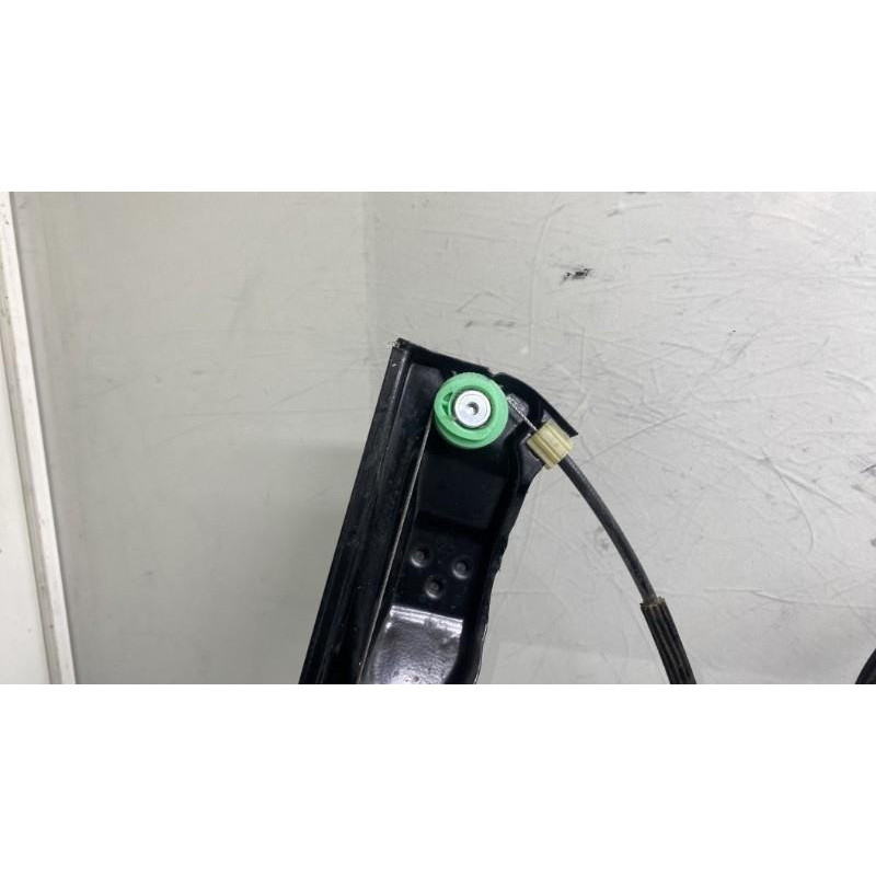 Leve vitre electrique avant gauche FORD FOCUS 3 Photo n°3