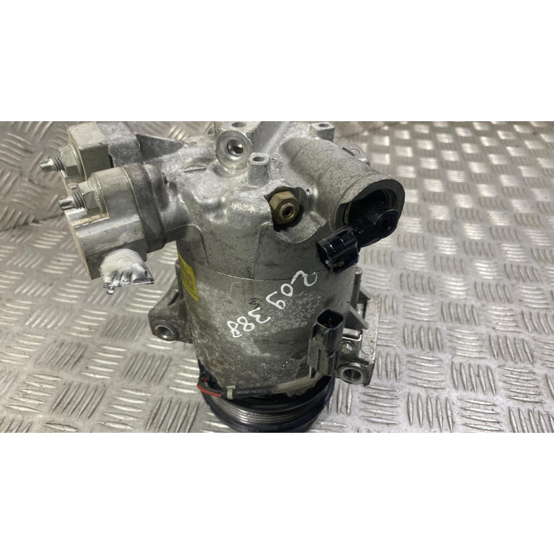 Compresseur clim FORD FOCUS 3 Photo n°2