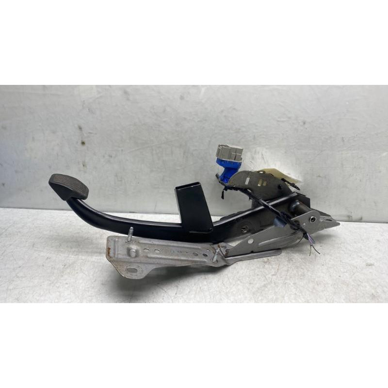 Pedale de frein FORD FOCUS 3 Photo n°2