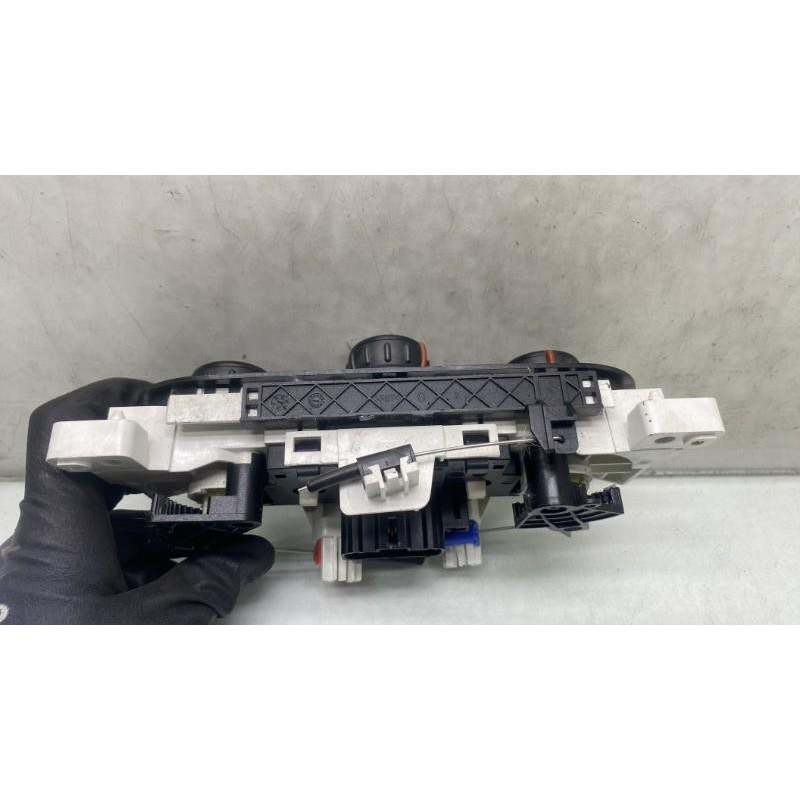 Commande chauffage RENAULT TWINGO 3 Photo n°3
