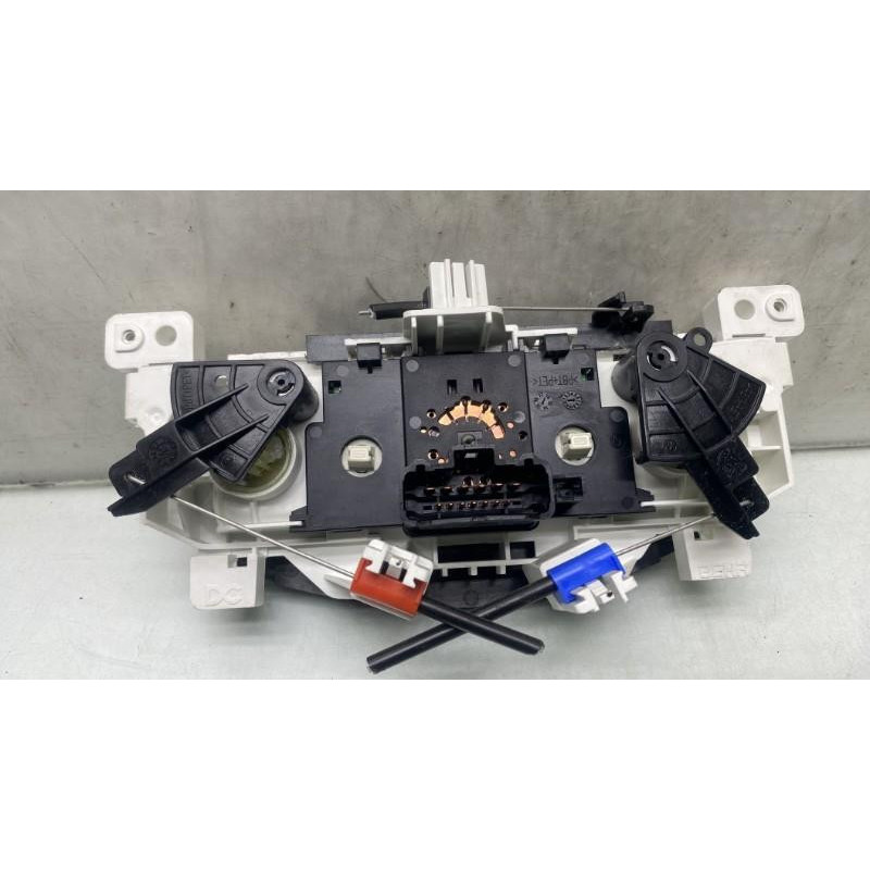 Commande chauffage RENAULT TWINGO 3 Photo n°4