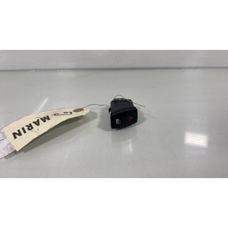 Bouton de warning BMW SERIE 1 F20 Photo n°1