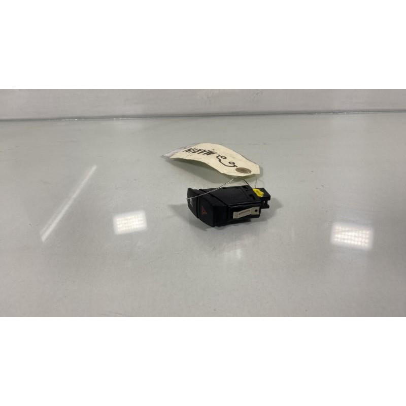 Bouton de warning BMW SERIE 1 F20 Photo n°3