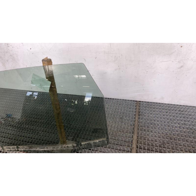 Vitre arriere gauche HYUNDAI IX 20 Photo n°4