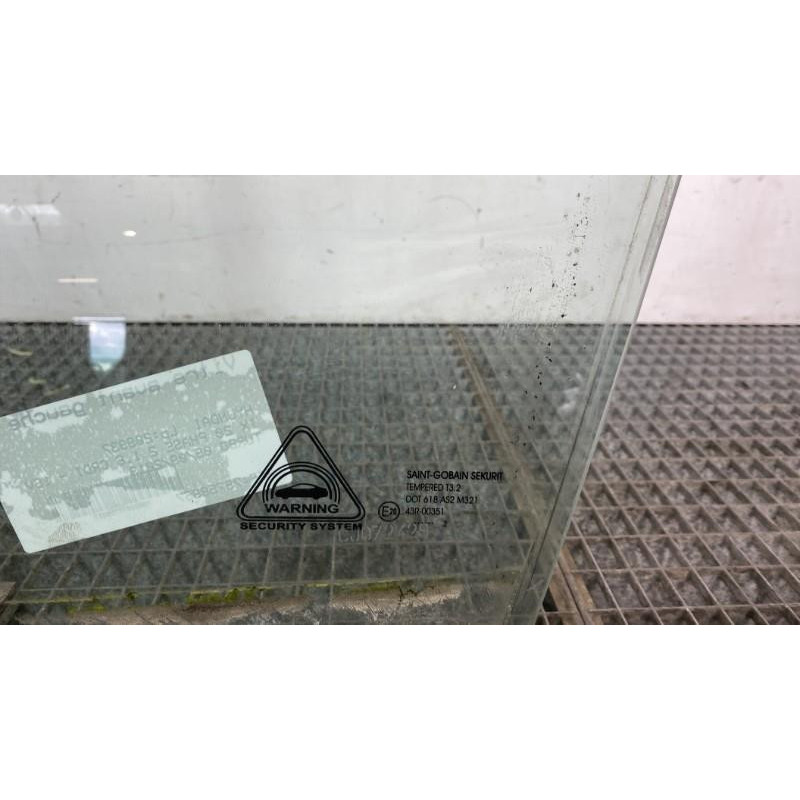 Vitre avant gauche HYUNDAI IX 20 Photo n°7