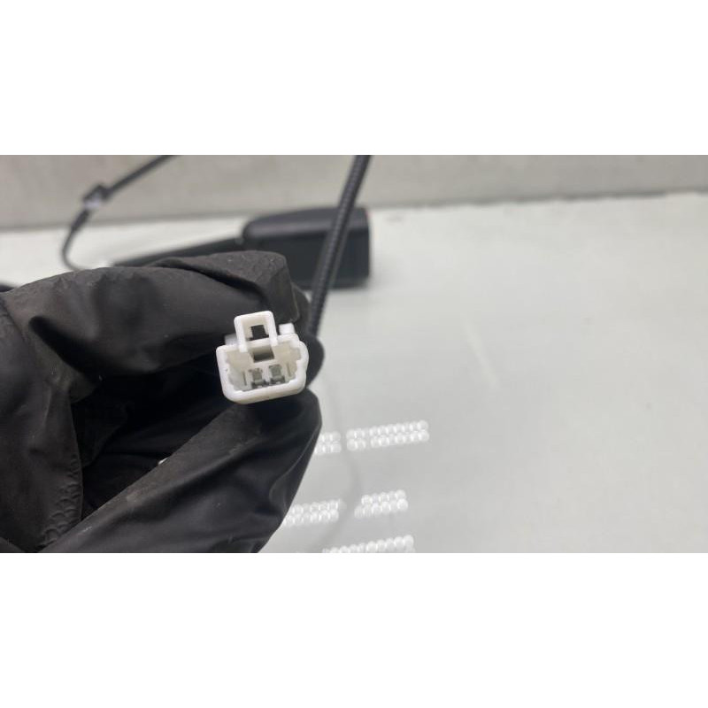 Attache ceinture avant gauche HYUNDAI IX 20 Photo n°3