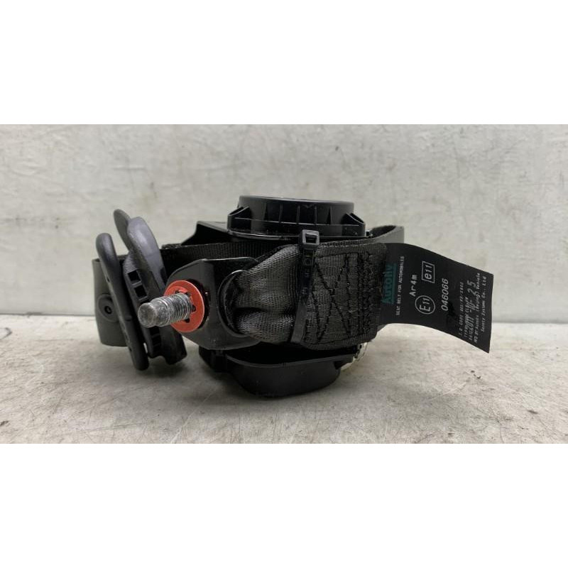 Ceinture arriere droit HYUNDAI IX 20 Photo n°1