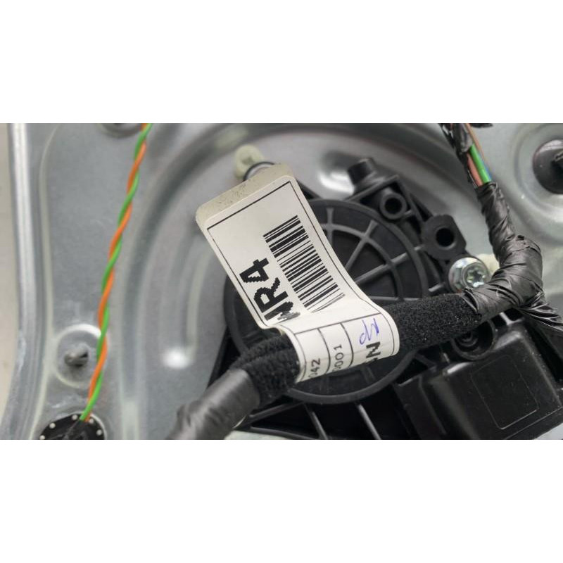 Leve vitre electrique arriere droit HYUNDAI IX 20 Photo n°2